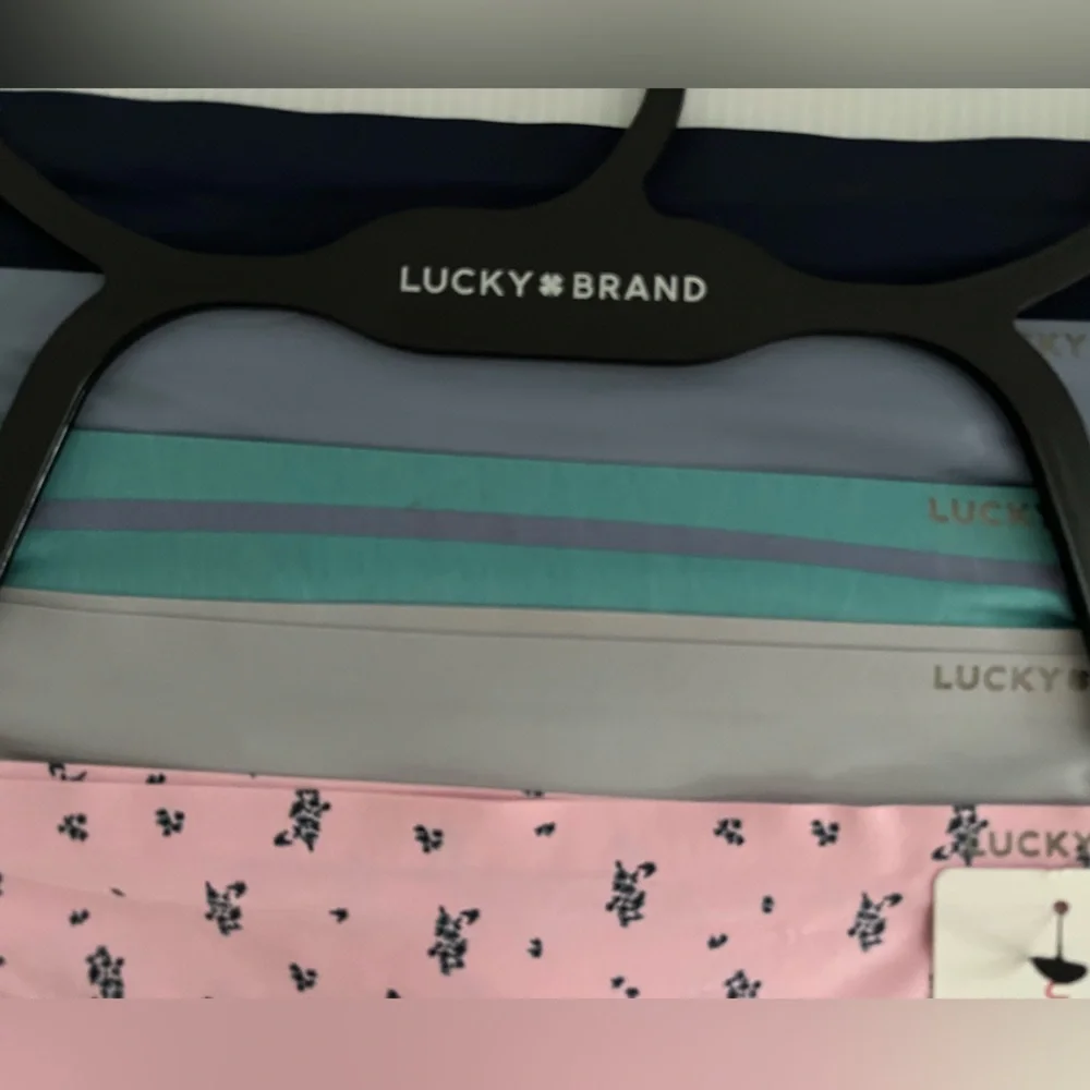 Lucky Brand Silky Smooth Laser Cut Tech Sealed Invisible Edge 5 pc Thongs set - Picture 4 of 13